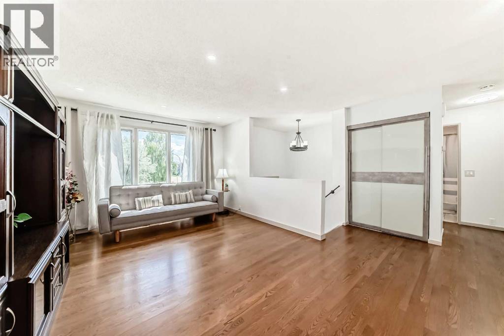 Photo 10 of 118 Ridgebrook Drive Sw, Airdrie AB
