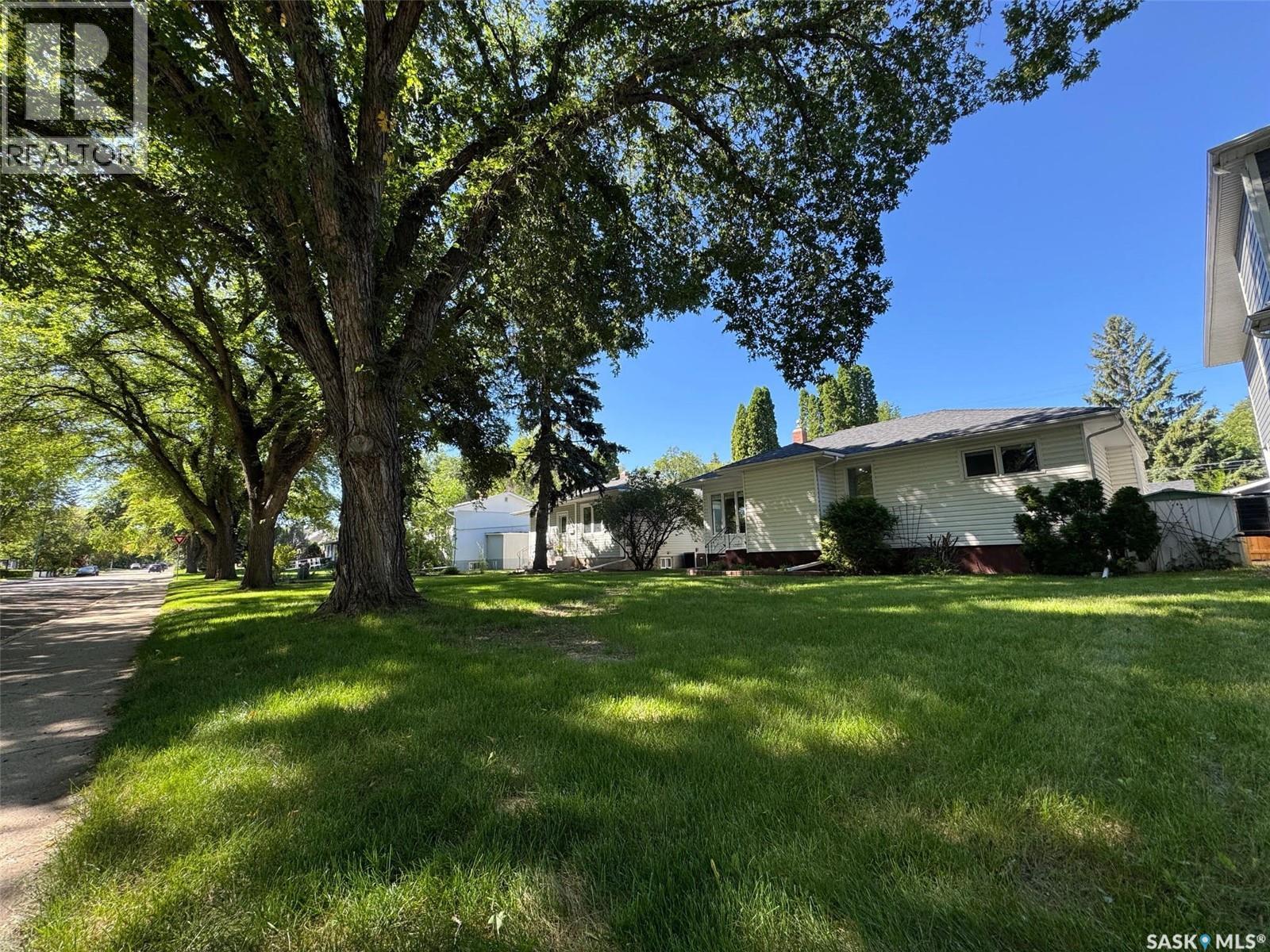 Photo 38 of 1406 Wiggins Avenue S, Saskatoon SK