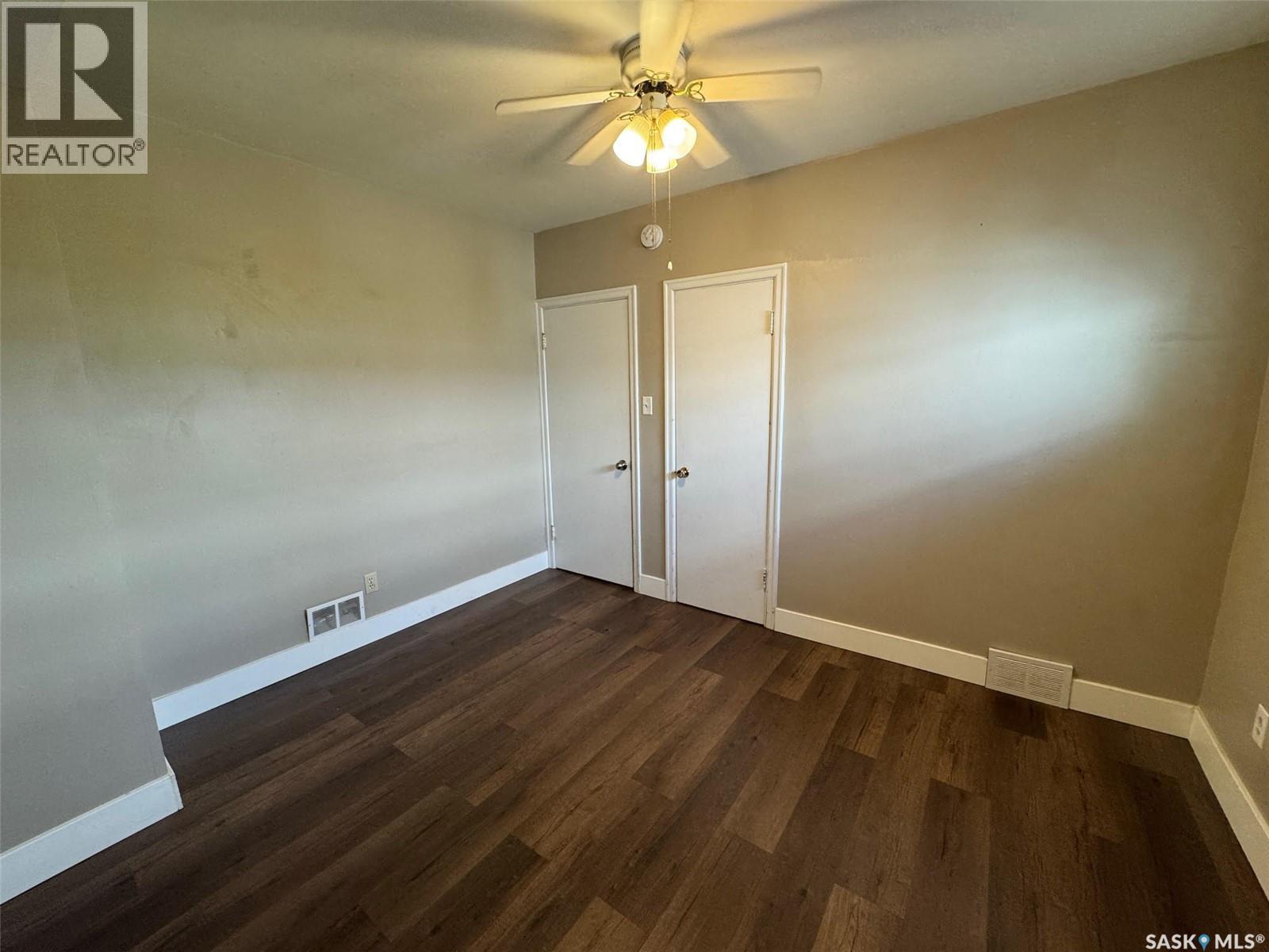Photo 18 of 1406 Wiggins Avenue S, Saskatoon SK
