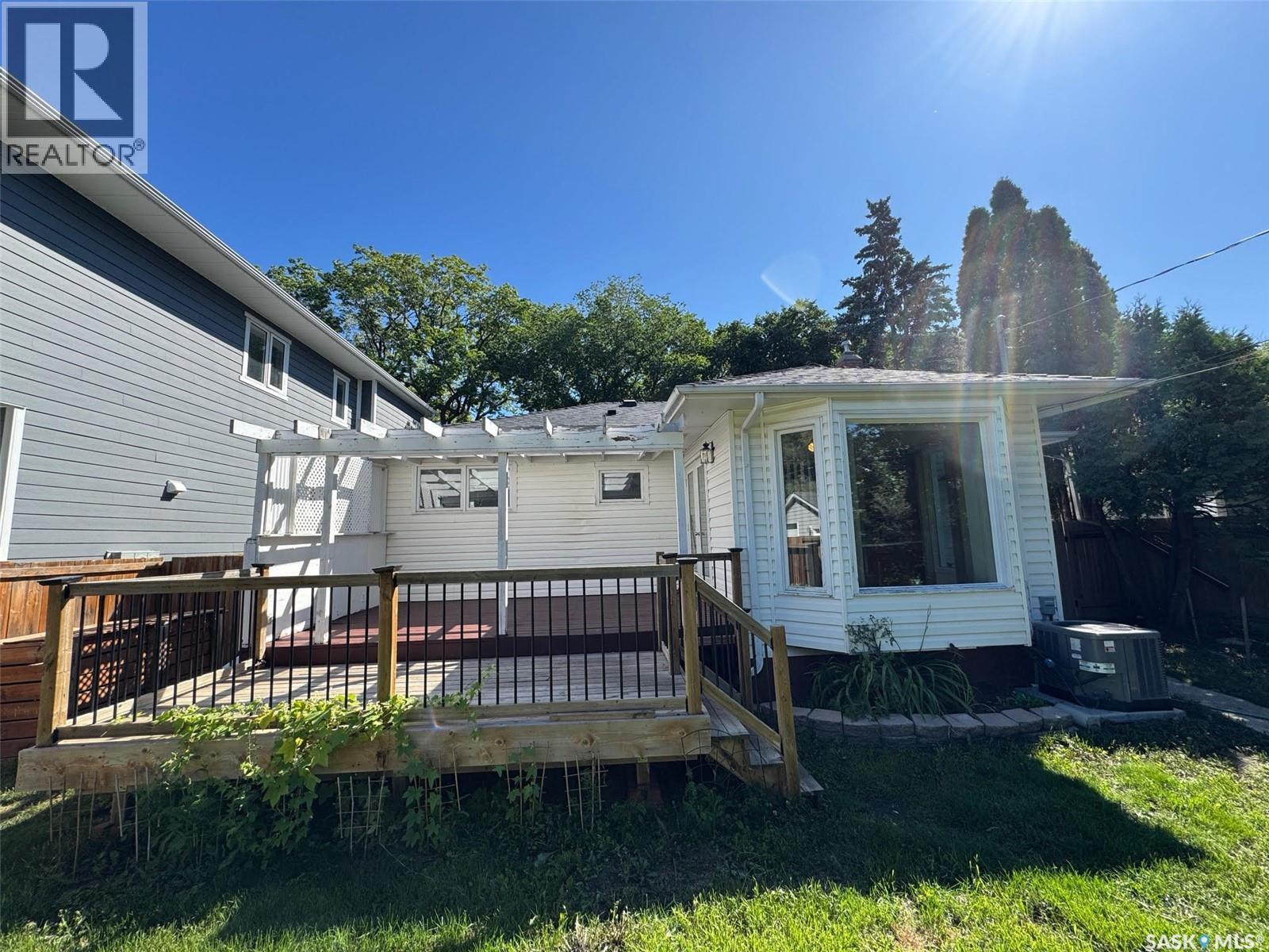 Photo 35 of 1406 Wiggins Avenue S, Saskatoon SK