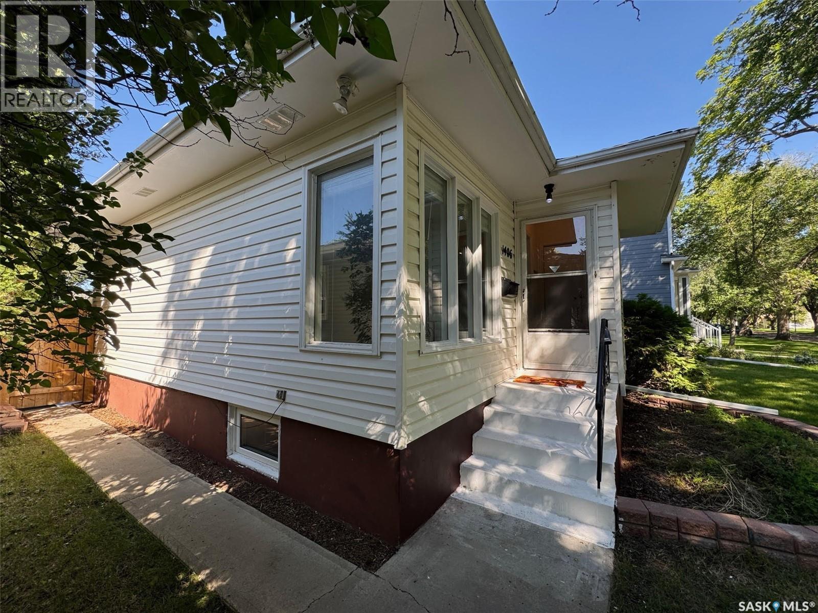 Photo 15 of 1406 Wiggins Avenue S, Saskatoon SK