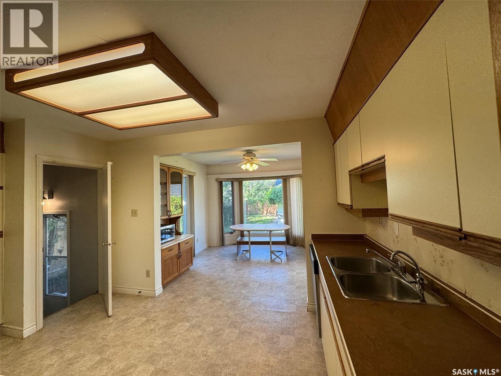Photo 26 of 1406 Wiggins Avenue S, Saskatoon SK