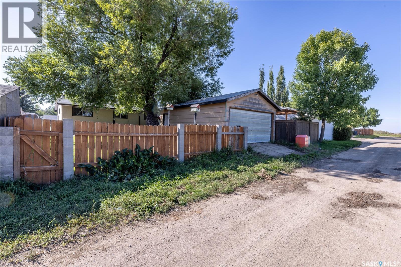 Photo 31 of 7 Ross Crescent, Saskatoon SK