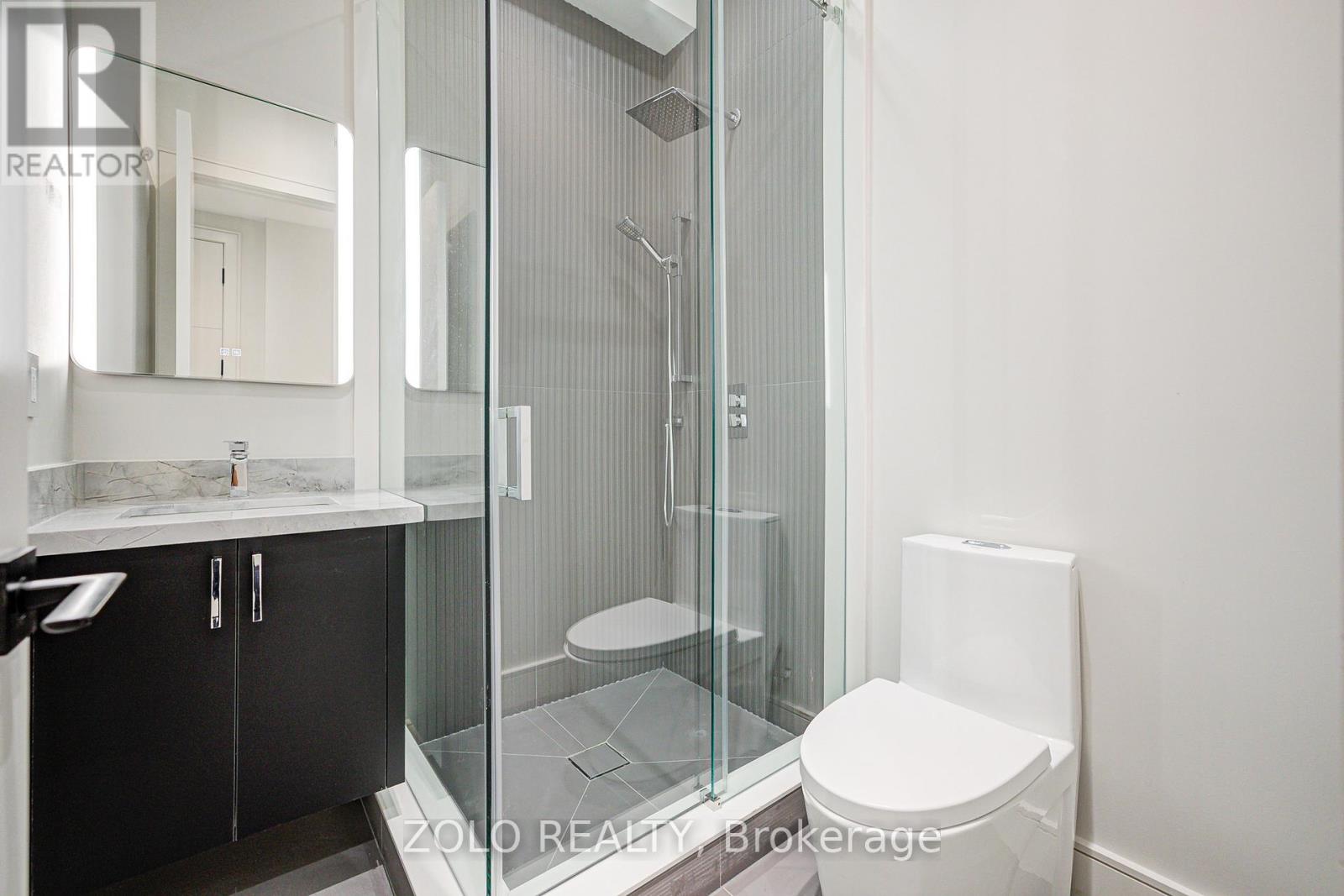Photo 15 of 151 Dewbourne Avenue, Toronto ON
