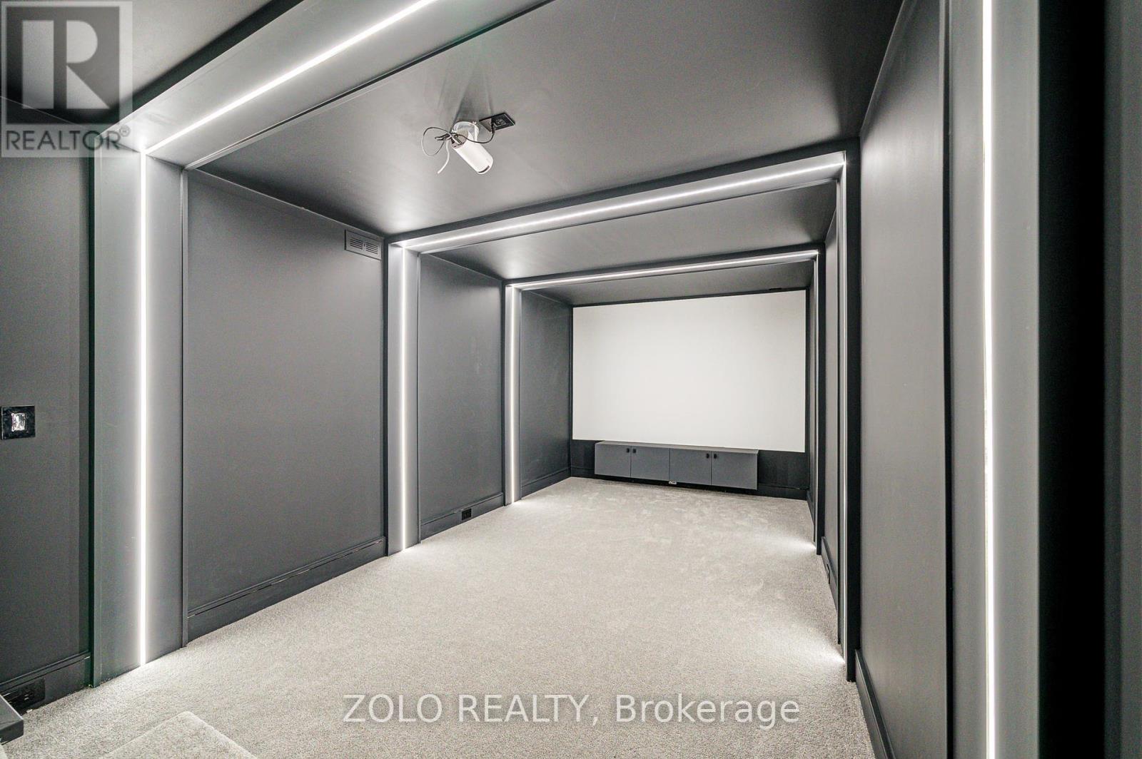 Photo 12 of 151 Dewbourne Avenue, Toronto ON
