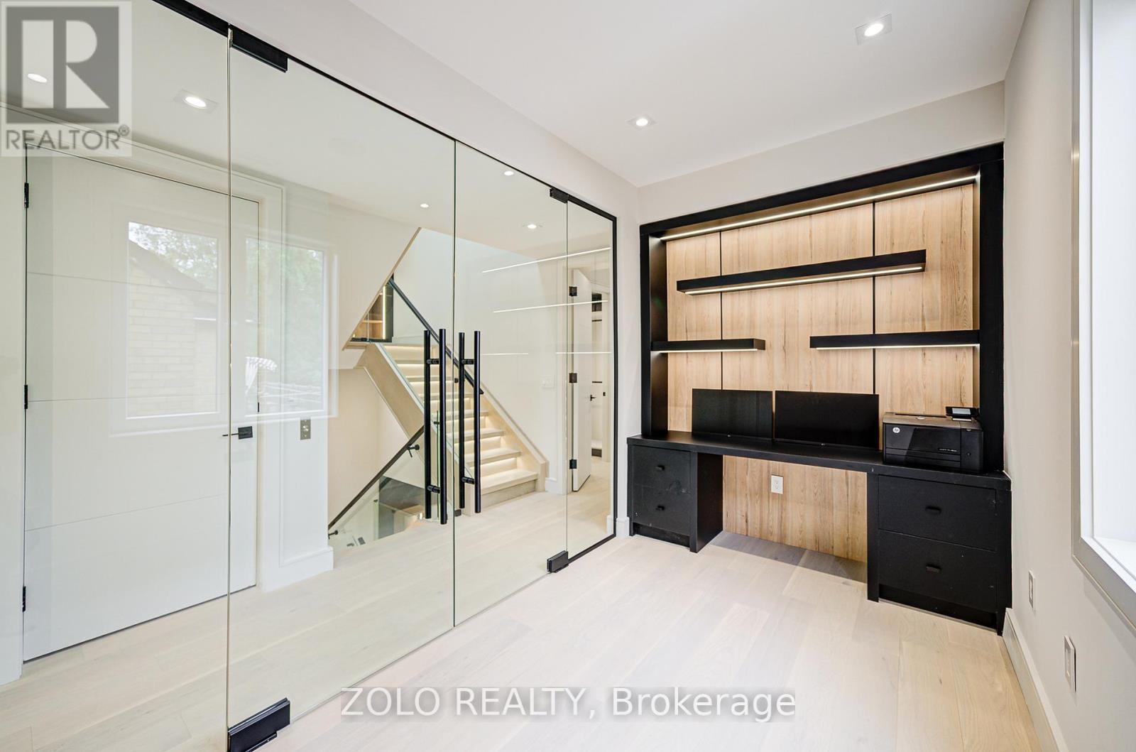 Photo 17 of 151 Dewbourne Avenue, Toronto ON
