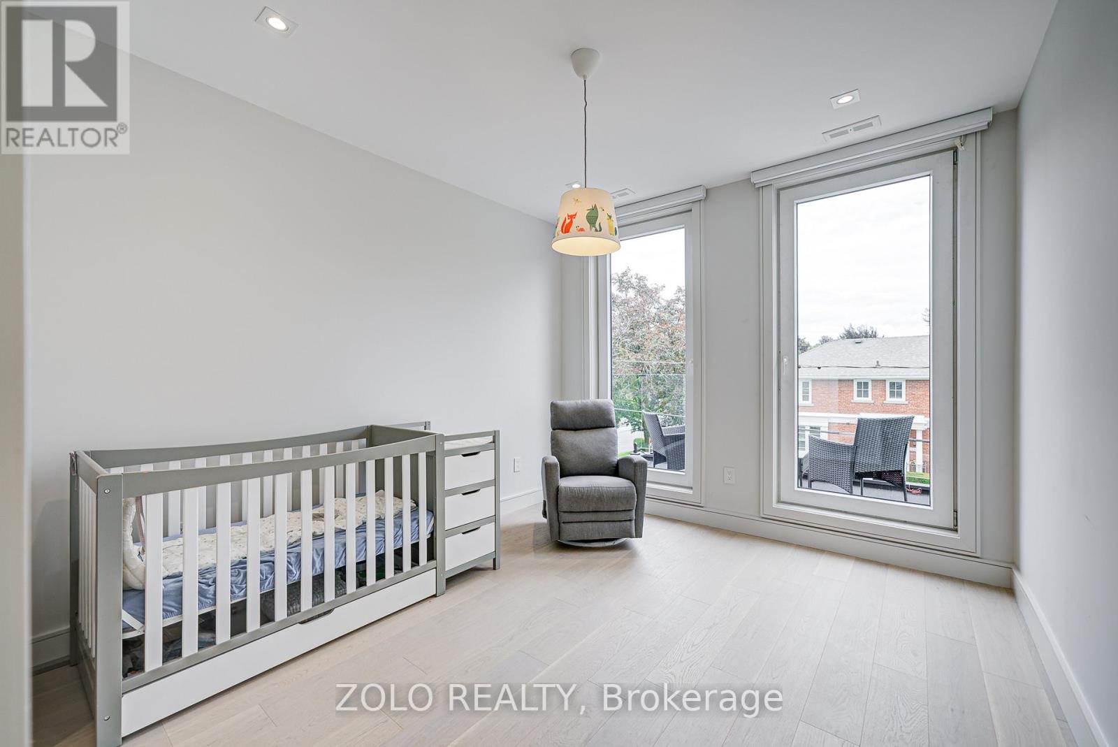 Photo 6 of 151 Dewbourne Avenue, Toronto ON