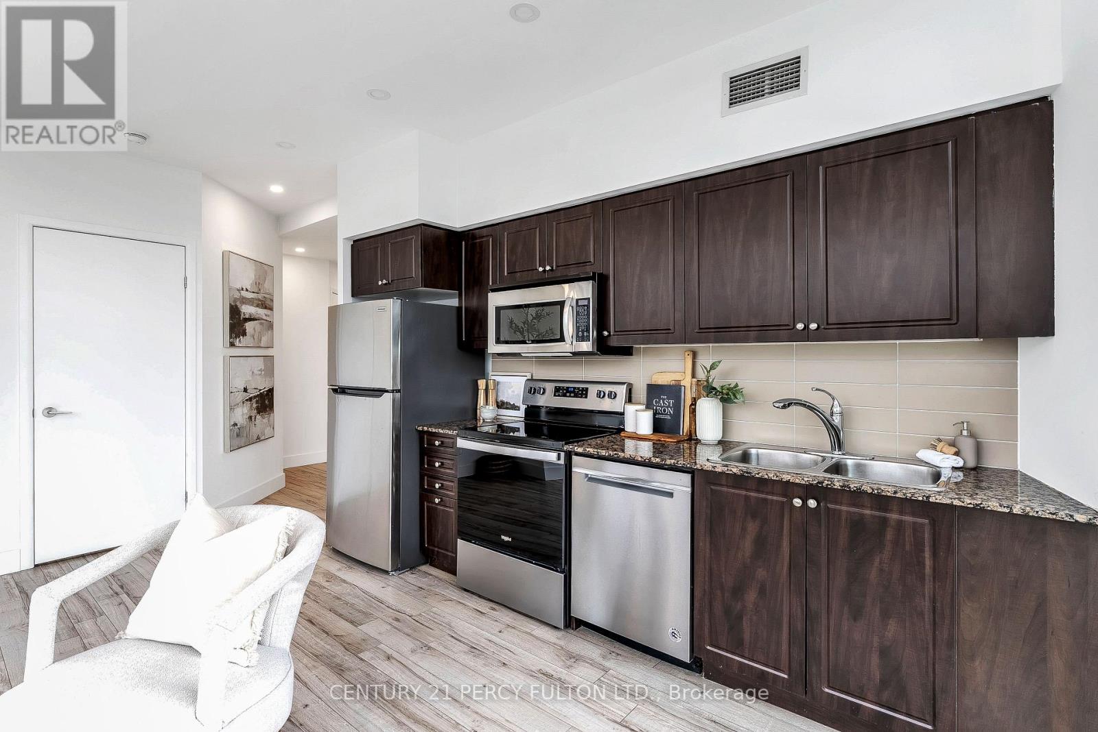 Photo 16 of 1663 209 Fort York Boulevard, Toronto ON