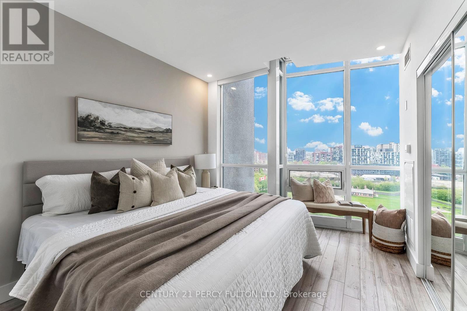 Photo 24 of 1663 209 Fort York Boulevard, Toronto ON