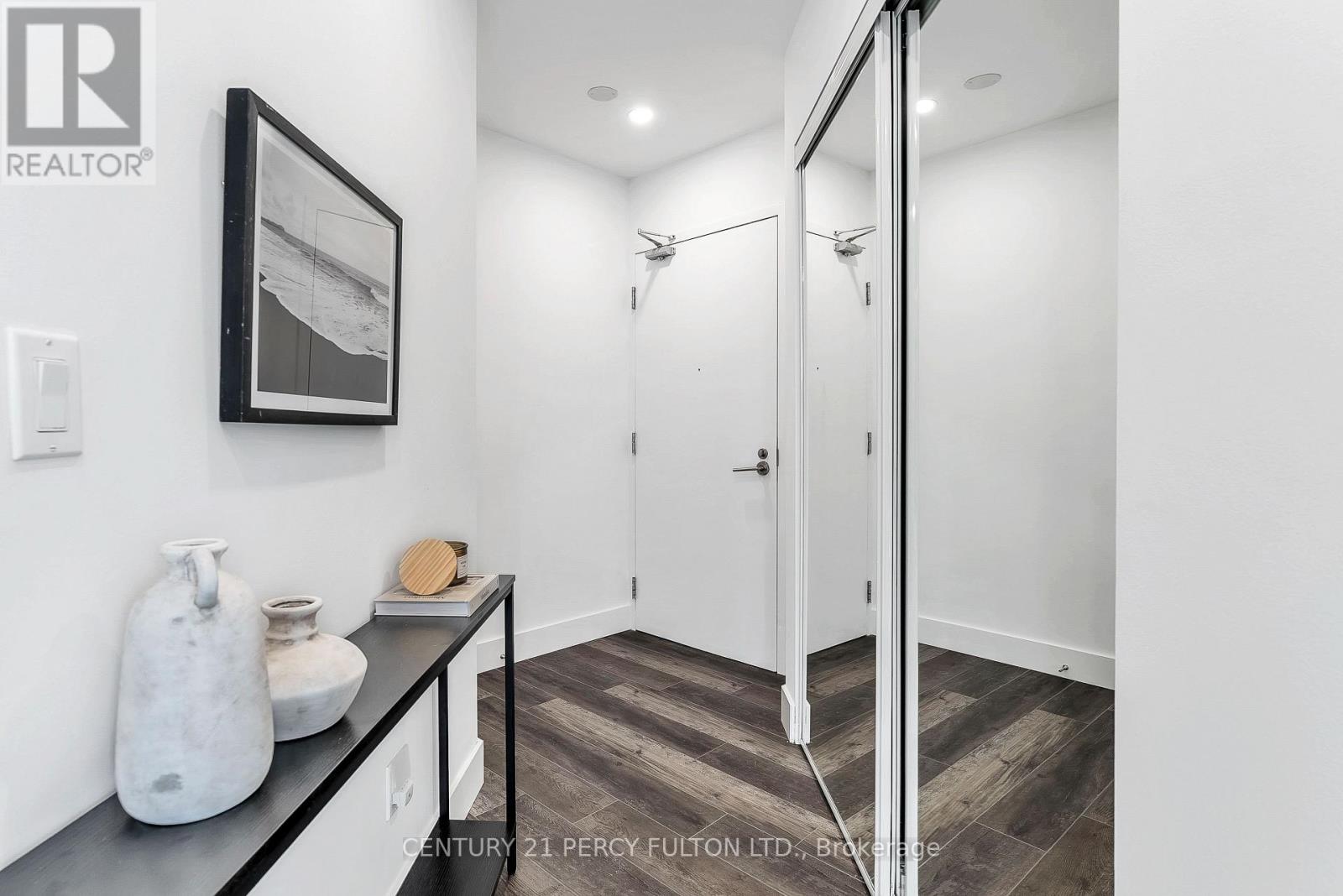 Photo 1 of 1663 209 Fort York Boulevard, Toronto ON