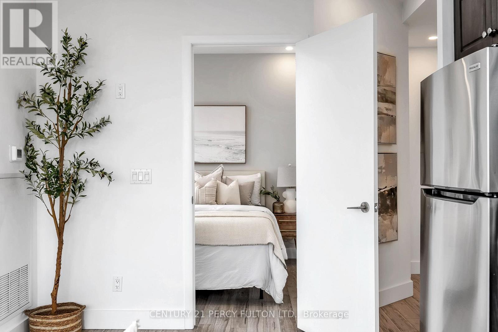 Photo 23 of 1663 209 Fort York Boulevard, Toronto ON
