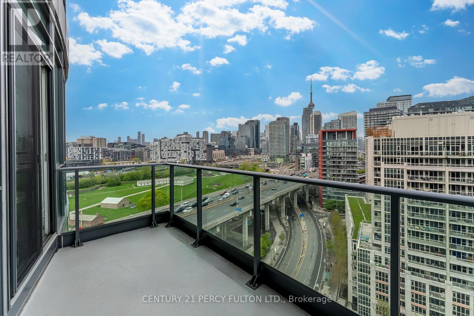 Photo 7 of 1663 209 Fort York Boulevard, Toronto ON