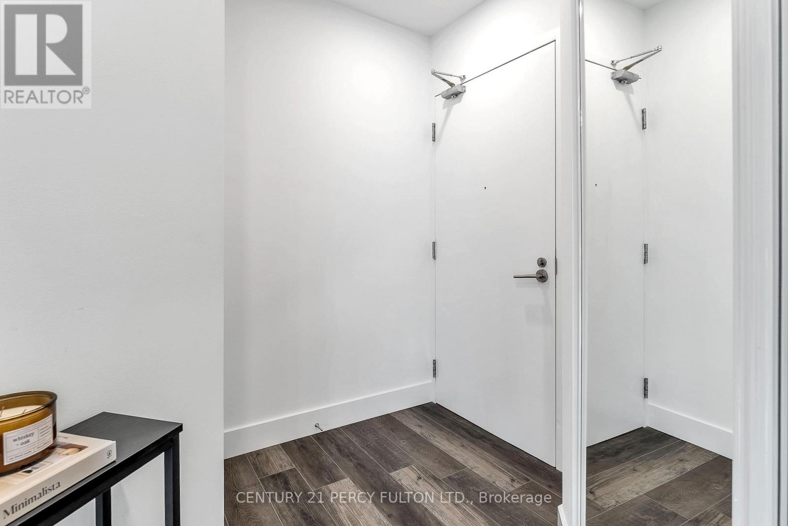 Photo 14 of 1663 209 Fort York Boulevard, Toronto ON