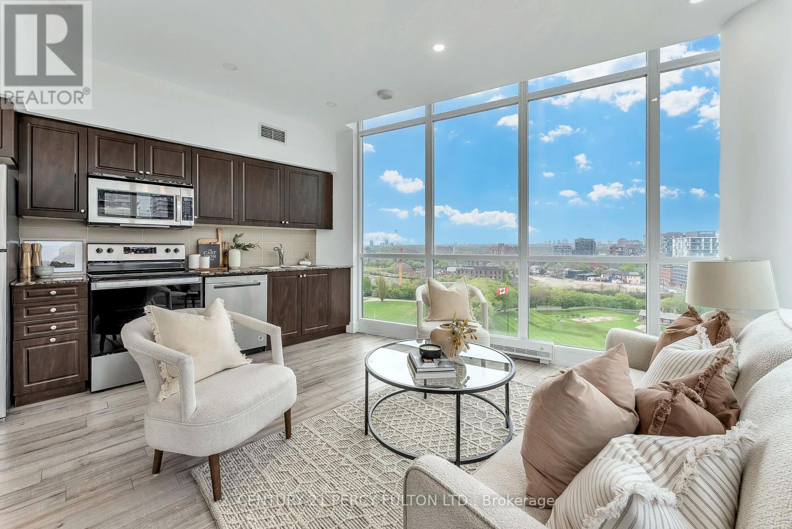 Photo 3 of 1663 209 Fort York Boulevard, Toronto ON