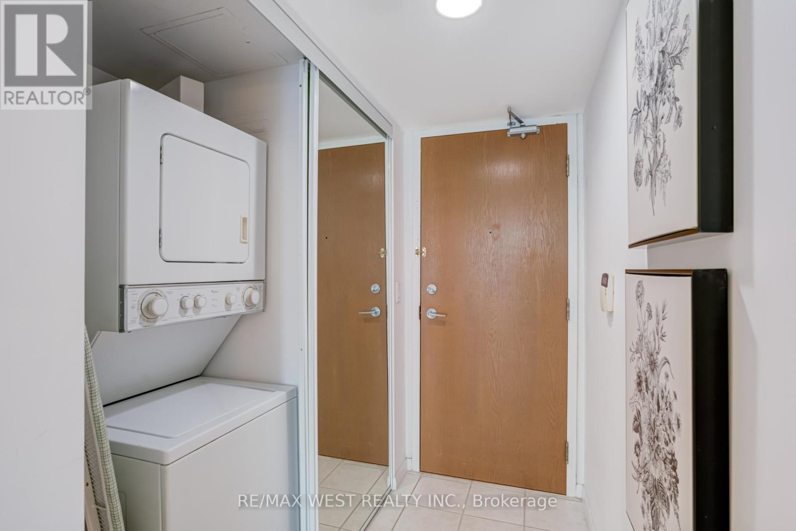 Photo 12 of 1407 219 Fort York Boulevard, Toronto ON