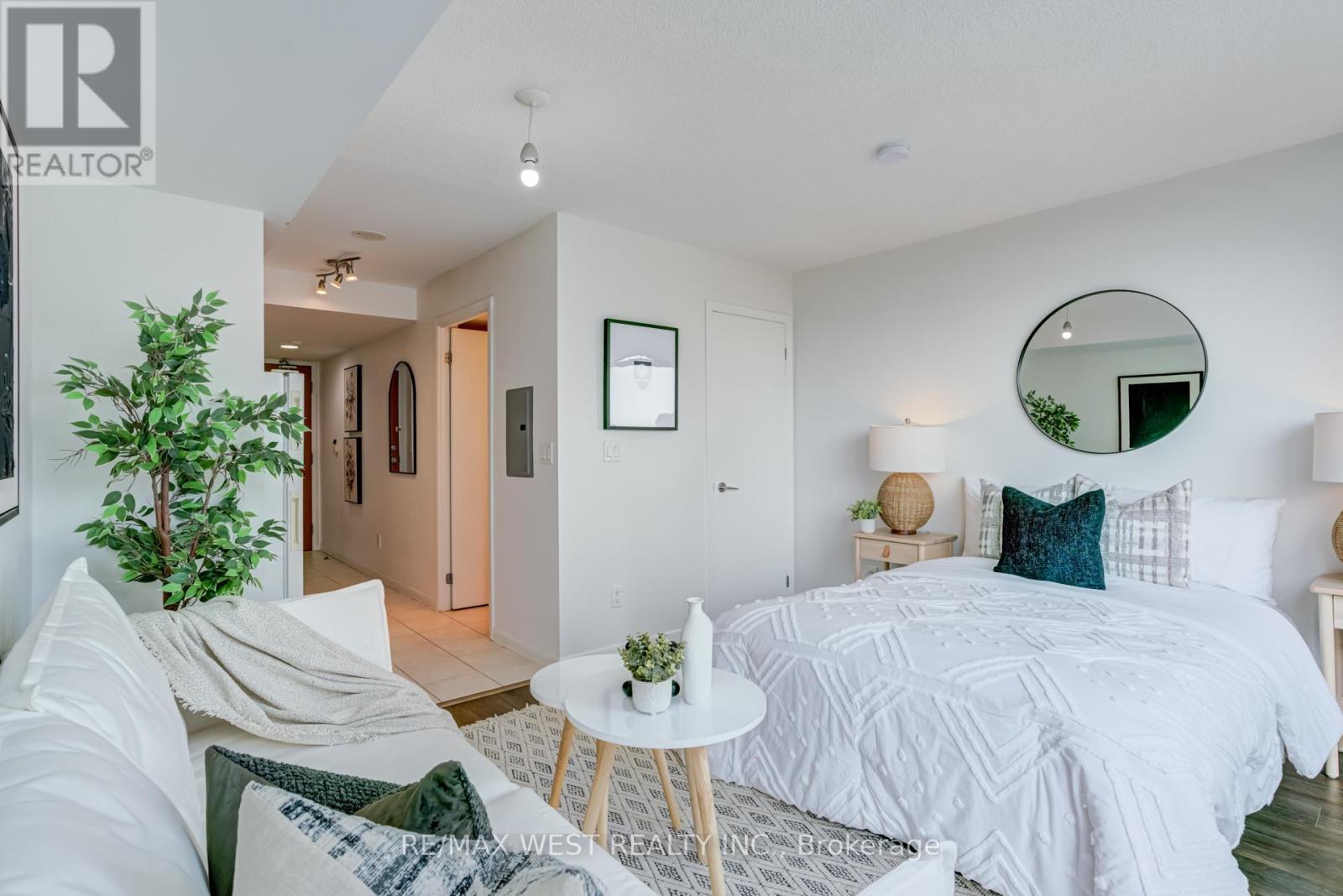 Photo 8 of 1407 219 Fort York Boulevard, Toronto ON
