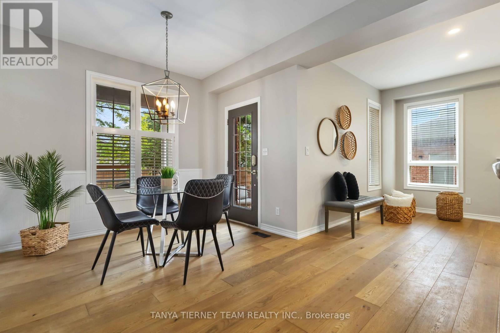 Photo 13 of 14 Amanda Avenue, Whitby ON