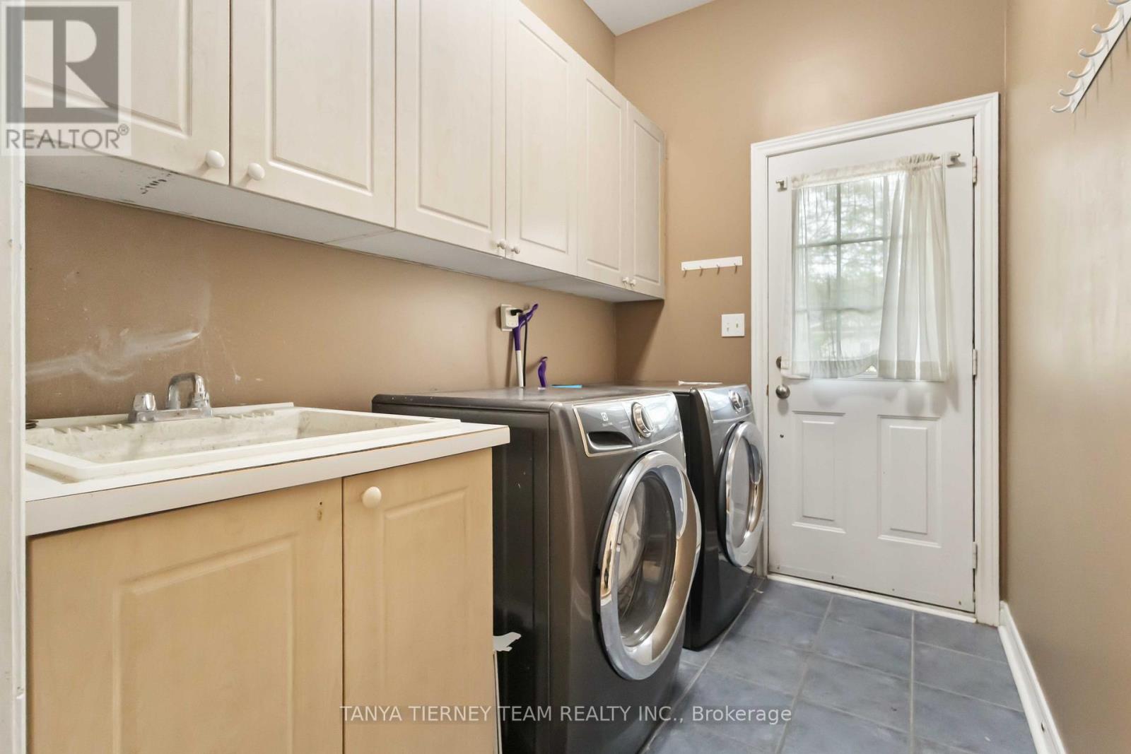 Photo 18 of 14 Amanda Avenue, Whitby ON