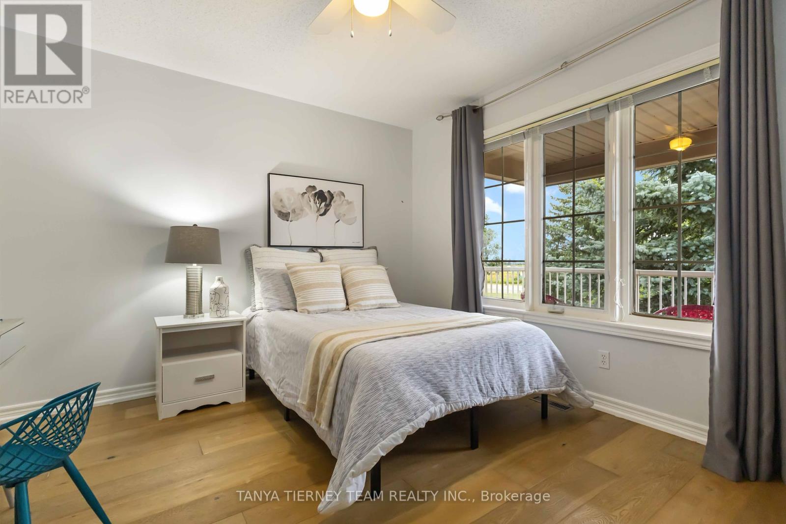 Photo 26 of 14 Amanda Avenue, Whitby ON