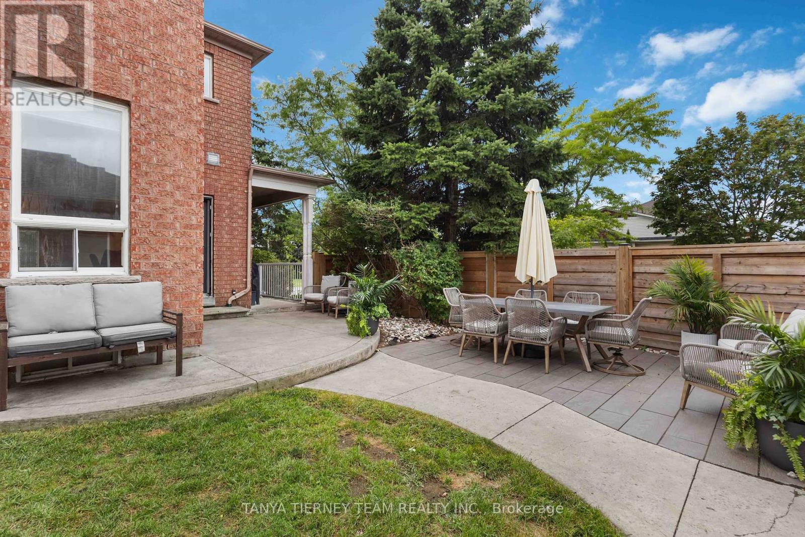 Photo 45 of 14 Amanda Avenue, Whitby ON