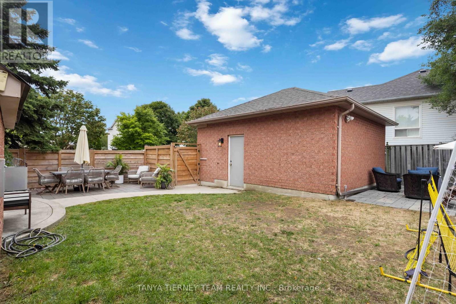 Photo 46 of 14 Amanda Avenue, Whitby ON