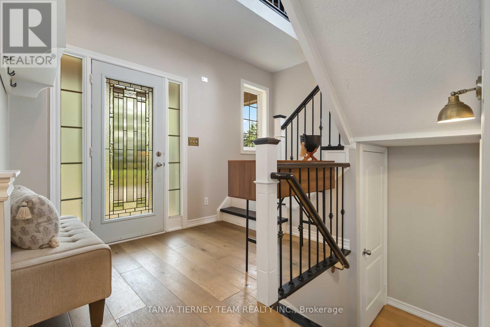 Photo 5 of 14 Amanda Avenue, Whitby ON