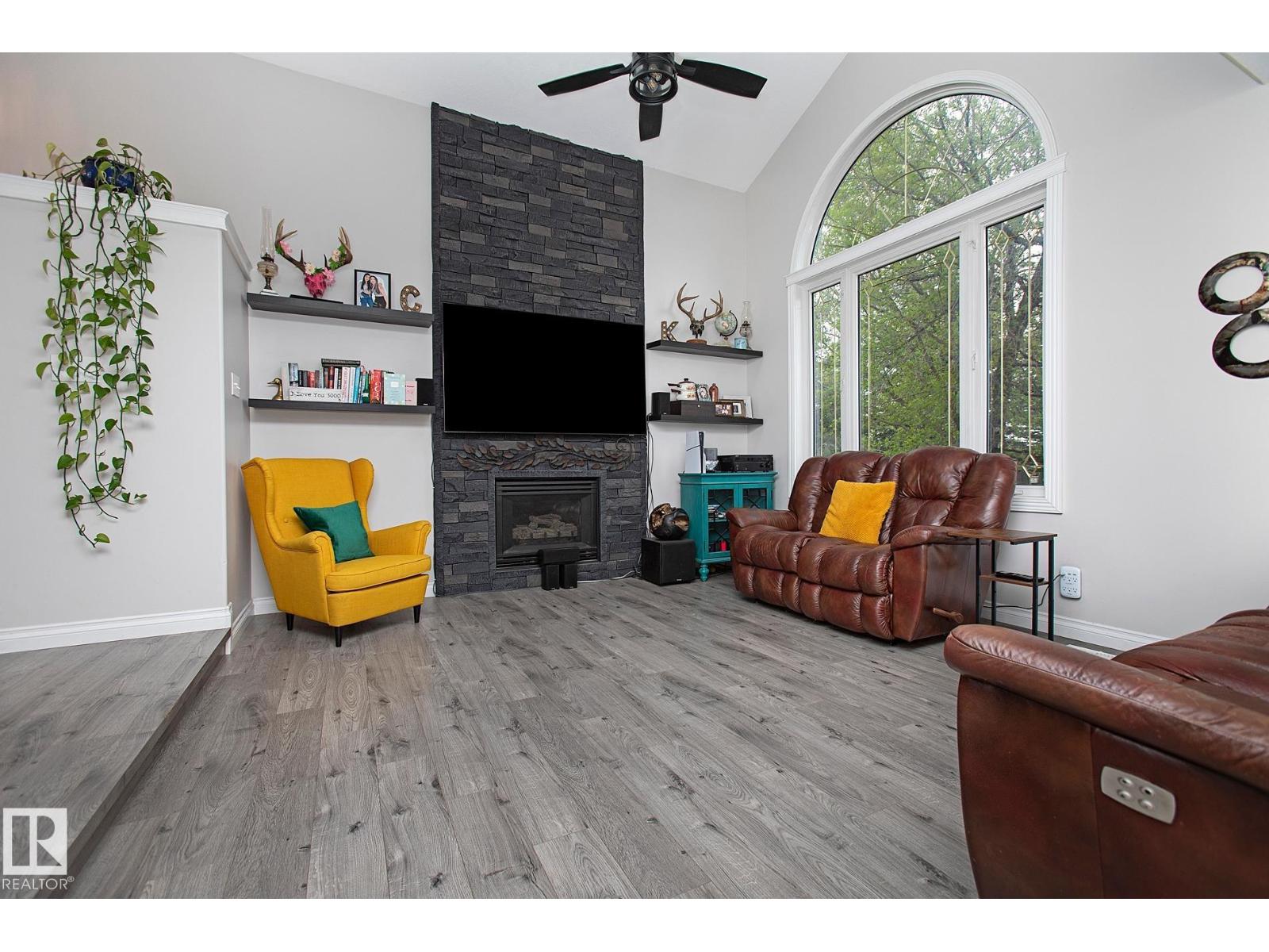 Photo 30 of 67 Westview Cr, Calmar AB