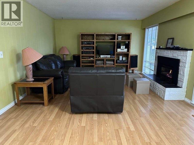 19435 PARK ROAD, Pitt Meadows