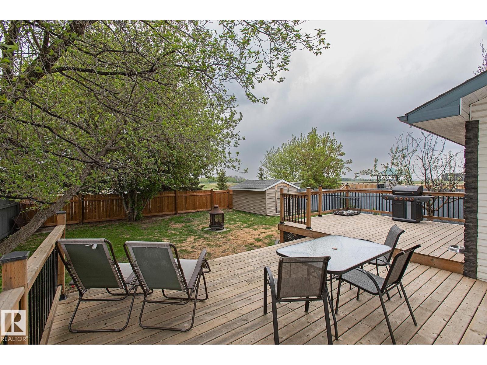 Photo 19 of 67 Westview Cr, Calmar AB