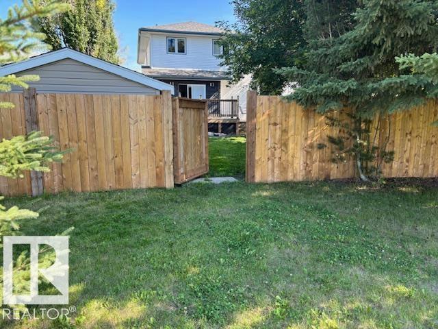 Photo 11 of 67 Westview Cr, Calmar AB