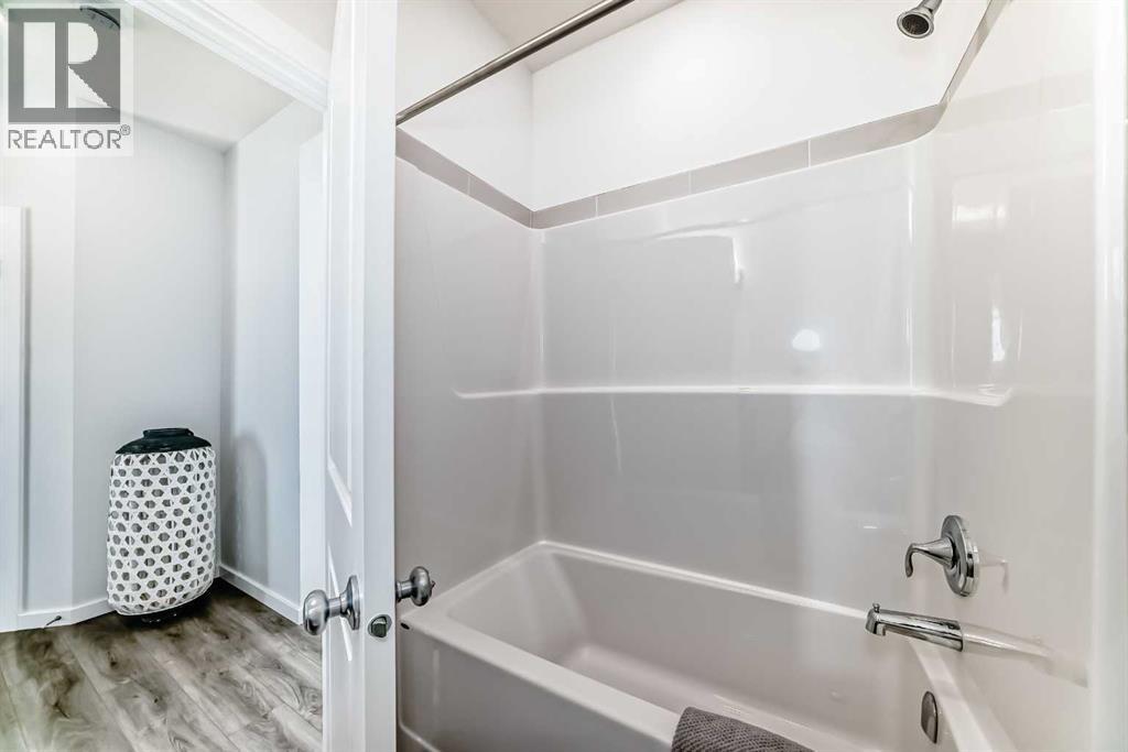 Single Family House for Sale in  Mallard Grove SE Rangeview Calgary 