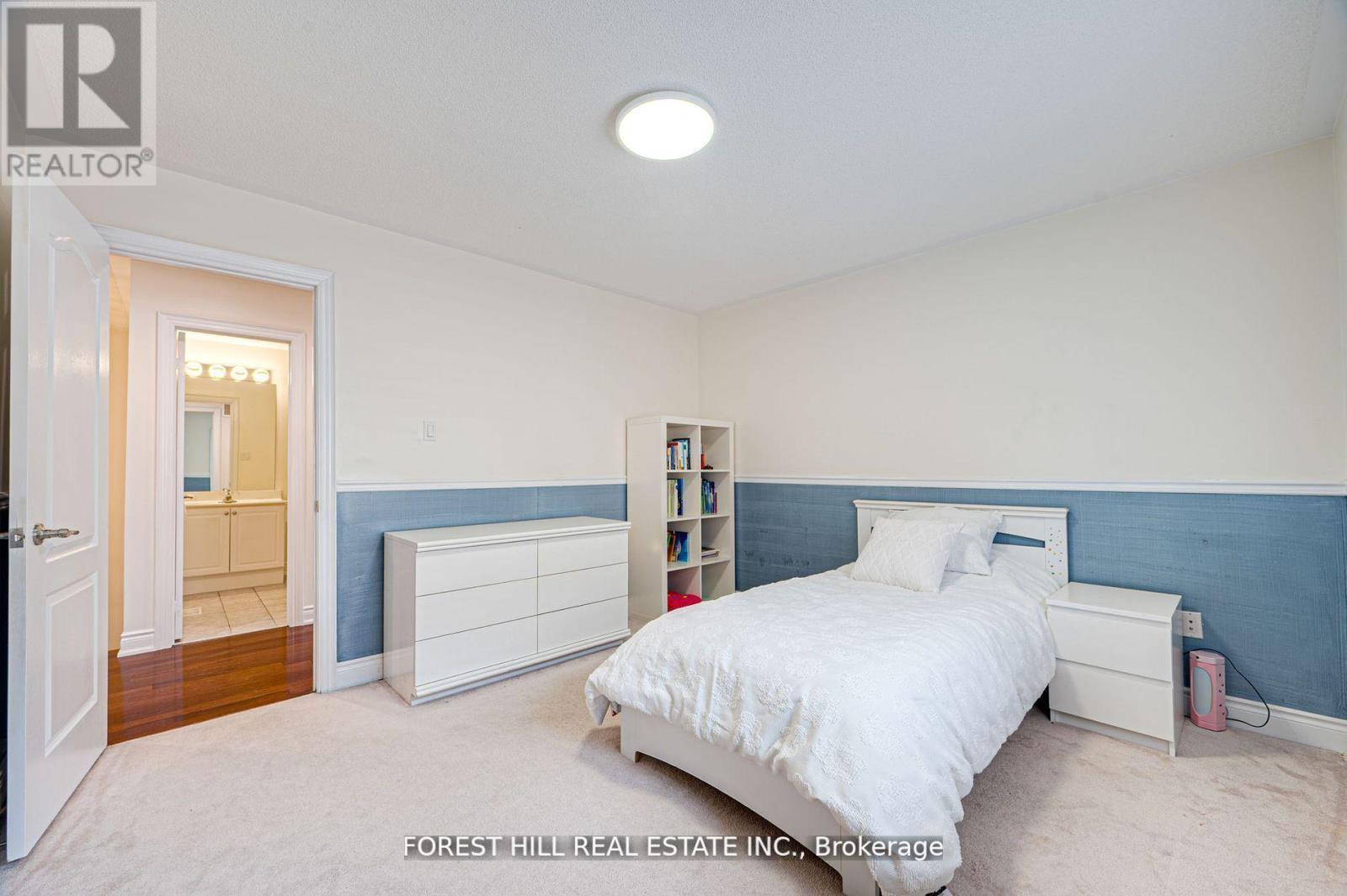 Photo 4 of 473 Apple Blossom Drive, Vaughan ON