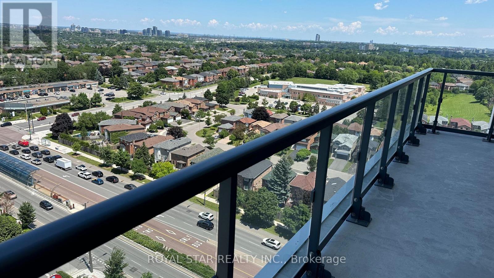 Photo 3 of B 1503 7950 Bathurst Street, Vaughan ON