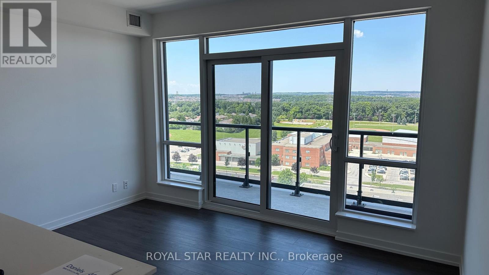 Photo 7 of B 1503 7950 Bathurst Street, Vaughan ON