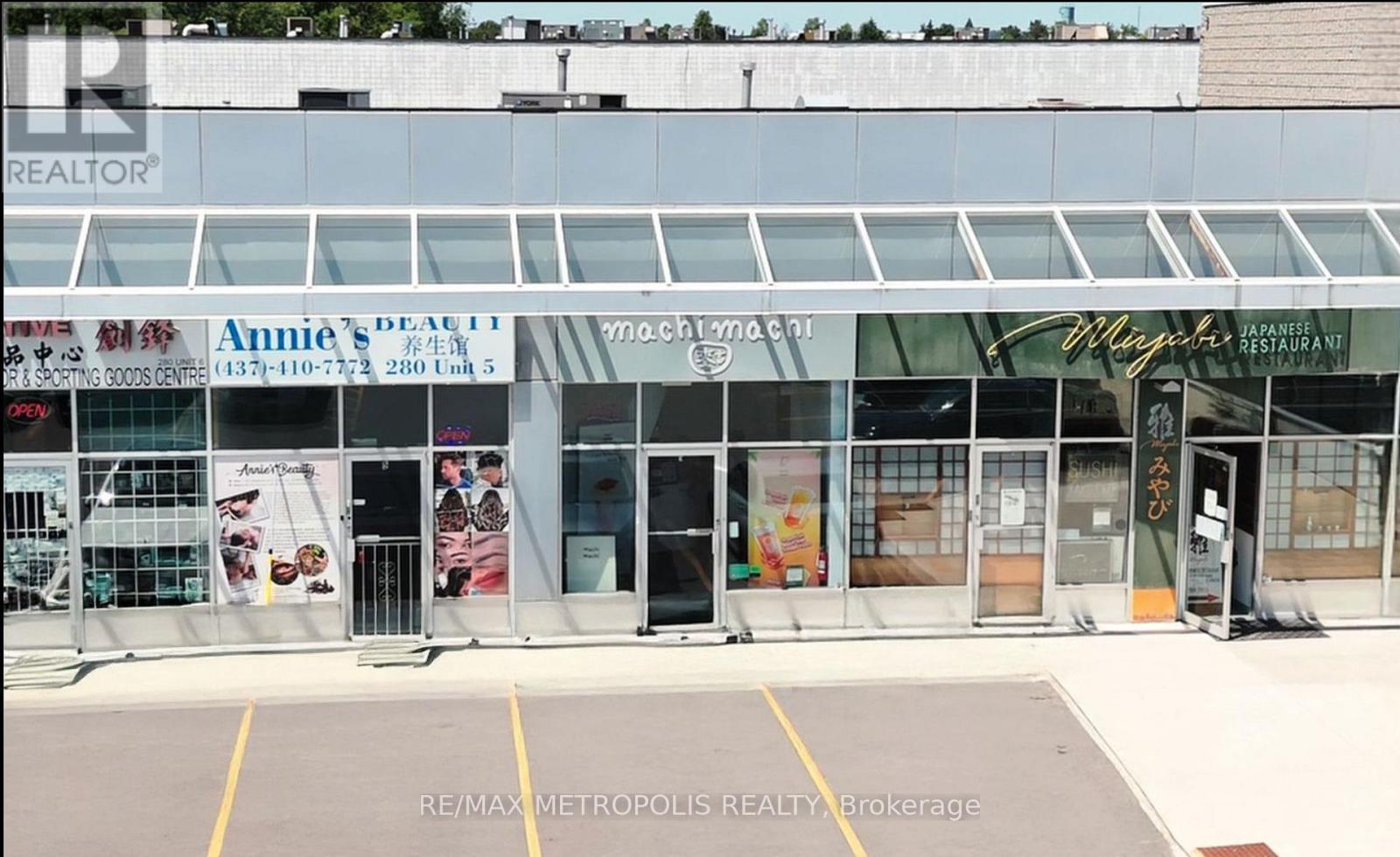 Photo 2 of 3 280 West Beaver Creek Road, Richmond Hill ON