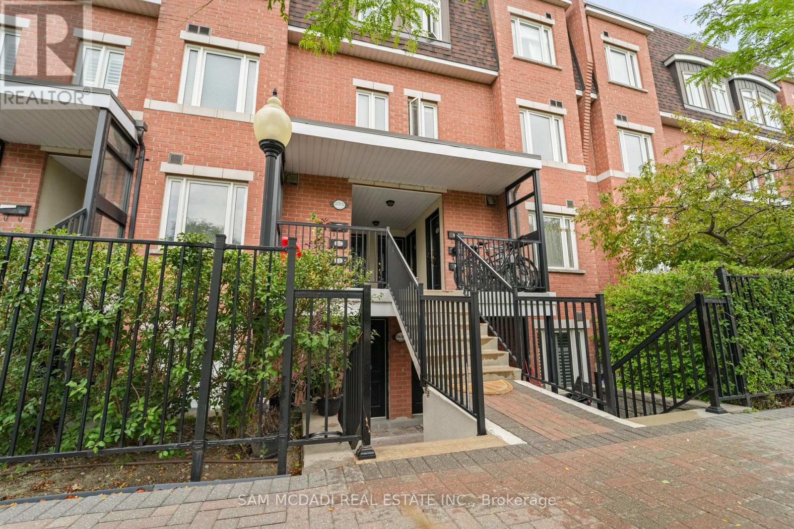 Photo 9 of 170 310 John Street, Markham ON