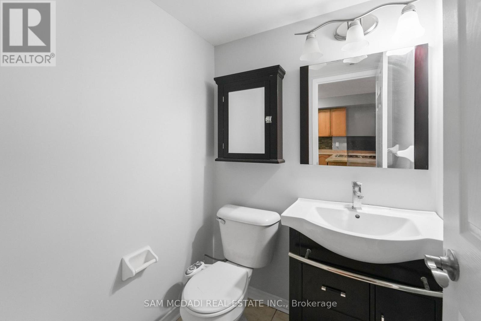 Photo 17 of 170 310 John Street, Markham ON