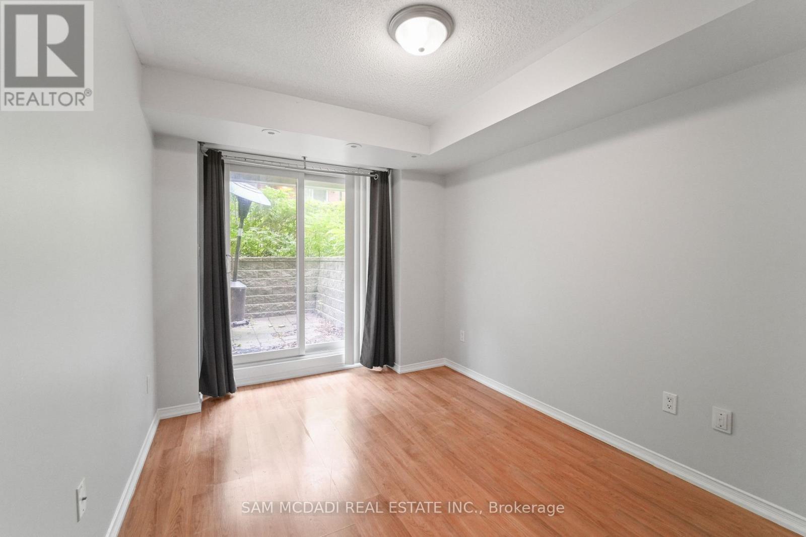 Photo 10 of 170 310 John Street, Markham ON