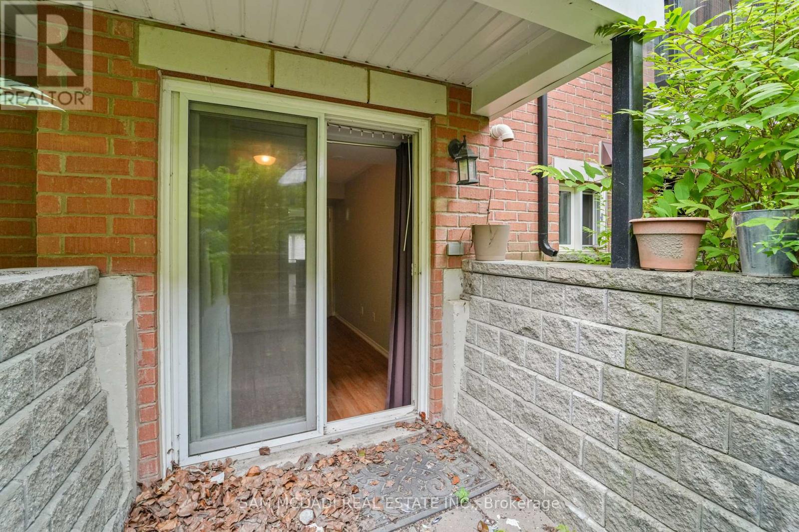 Photo 2 of 170 310 John Street, Markham ON