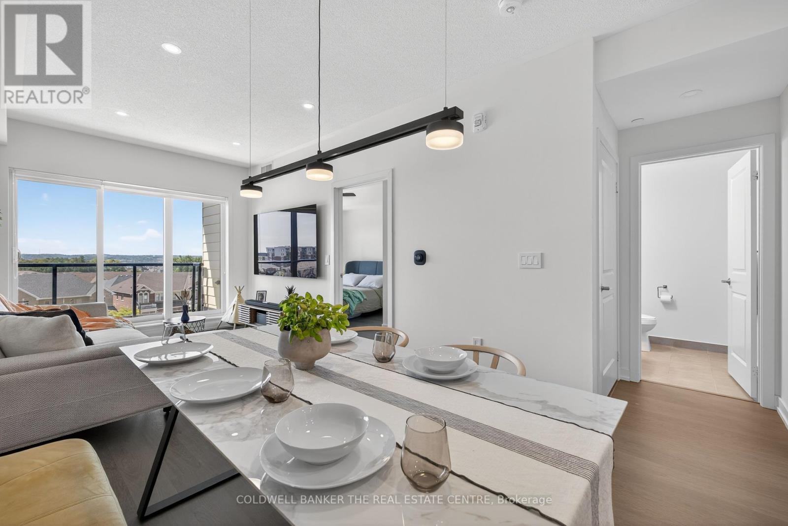 Photo 10 of 351 555 William Graham Drive, Aurora ON