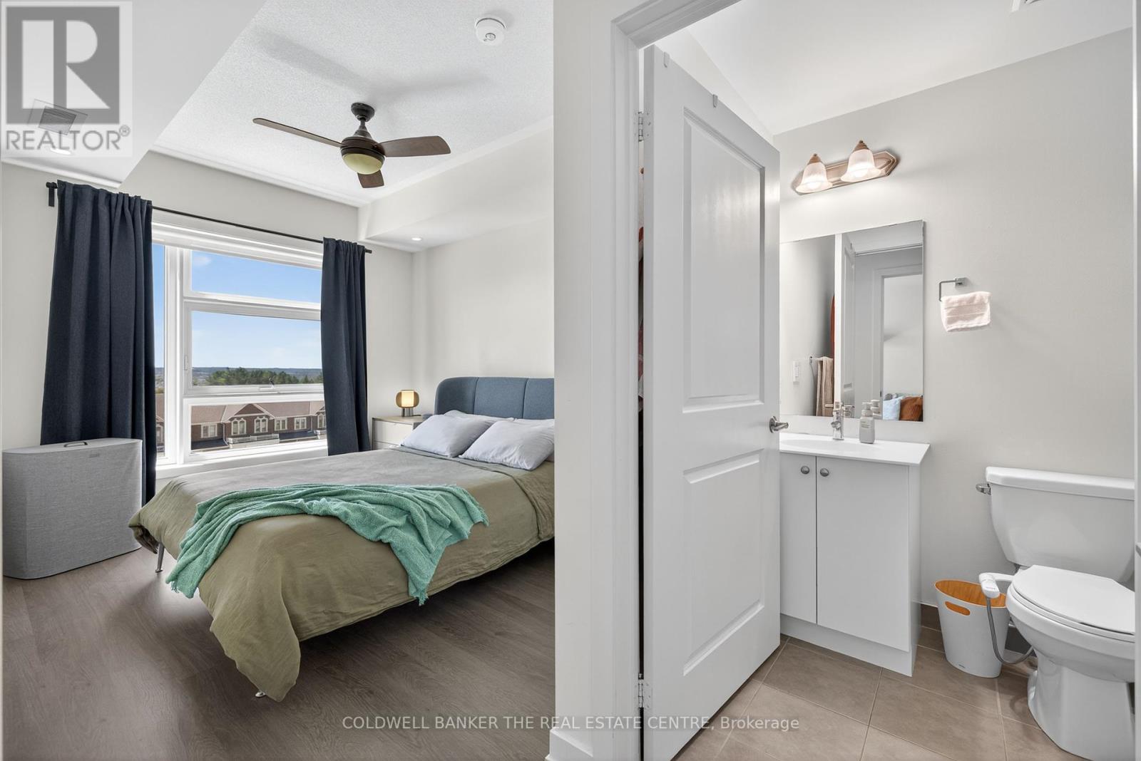 Photo 16 of 351 555 William Graham Drive, Aurora ON
