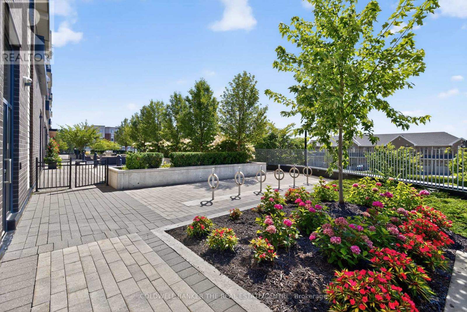 Photo 21 of 351 555 William Graham Drive, Aurora ON