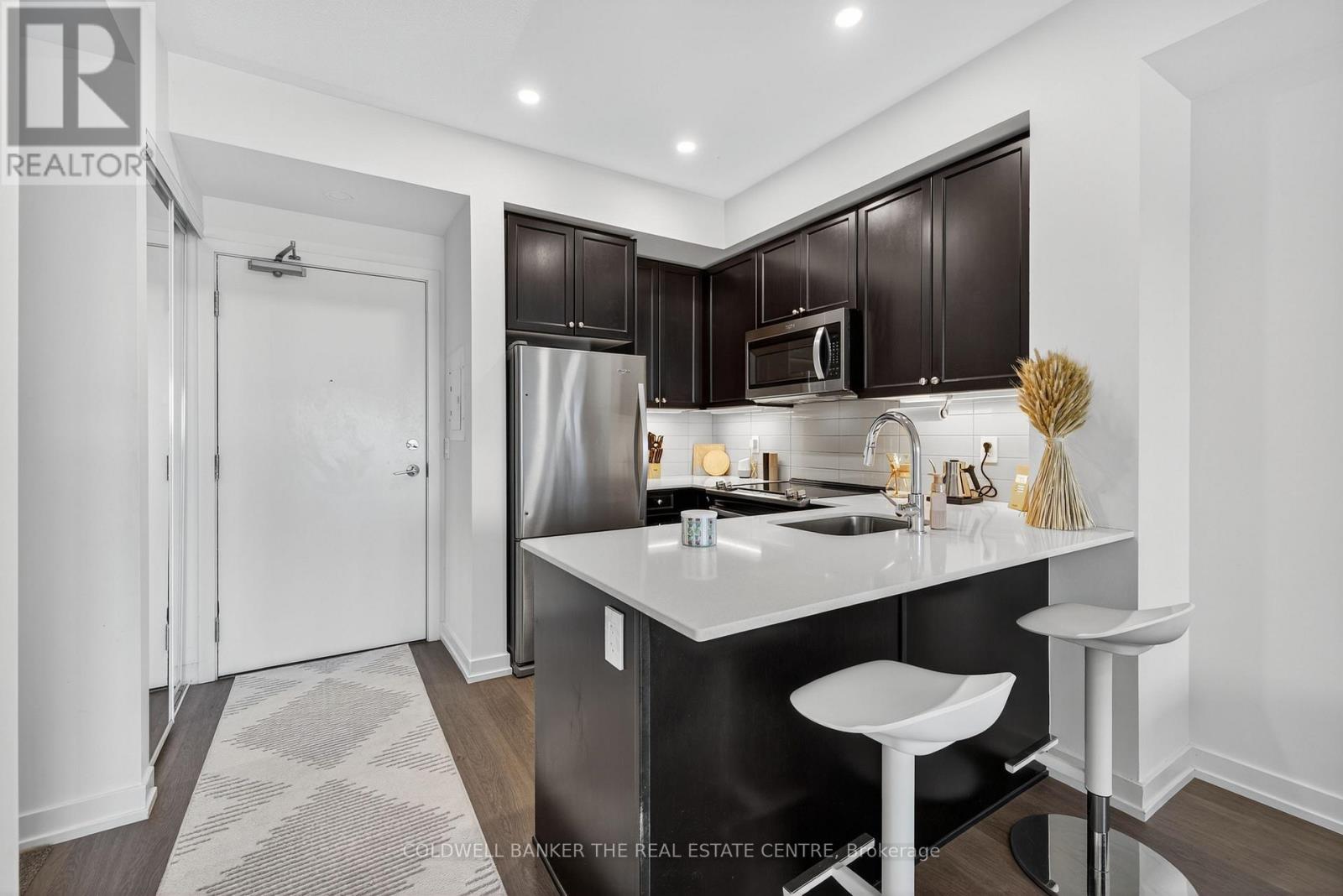 Photo 6 of 351 555 William Graham Drive, Aurora ON