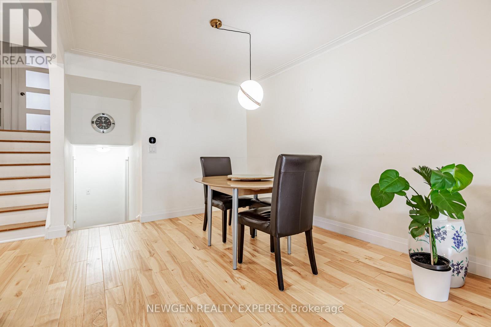 Photo 9 of 80 Sherwood Forest Drive, Markham ON