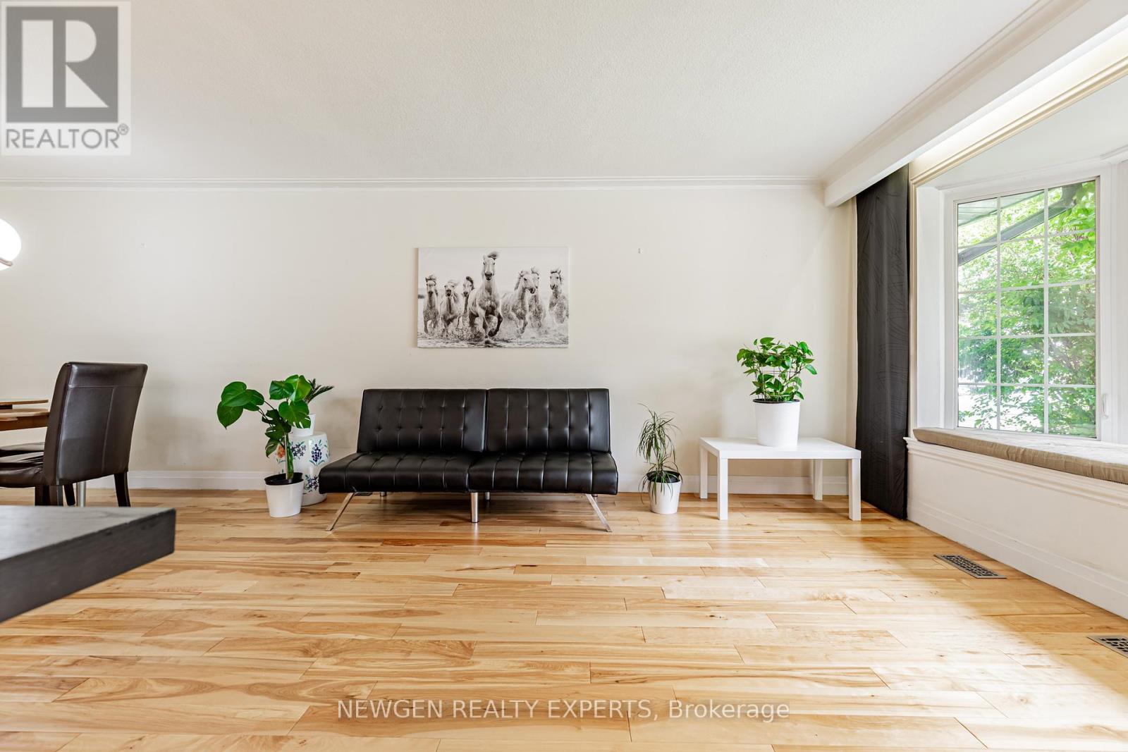 Photo 1 of 80 Sherwood Forest Drive, Markham ON