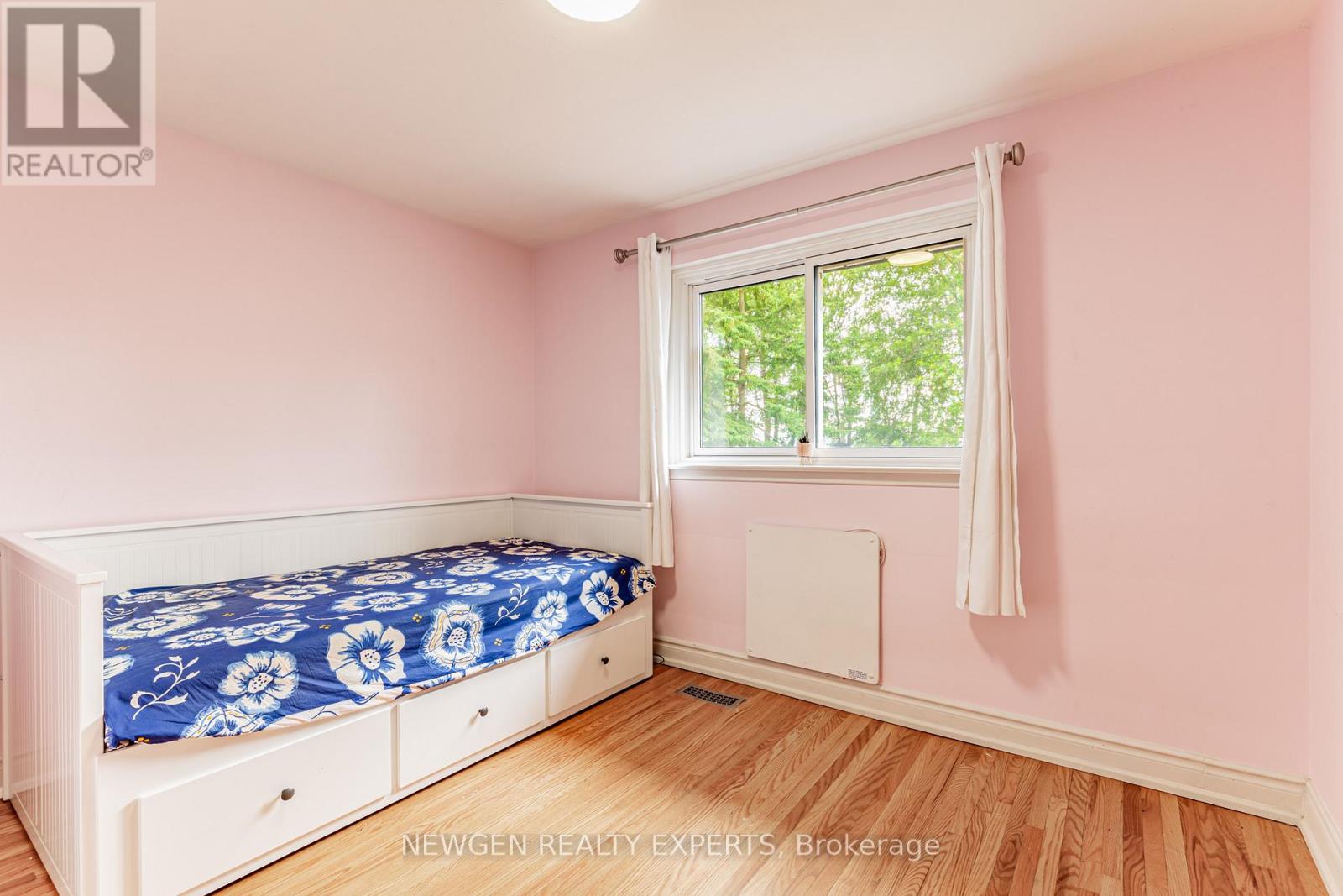 Photo 4 of 80 Sherwood Forest Drive, Markham ON