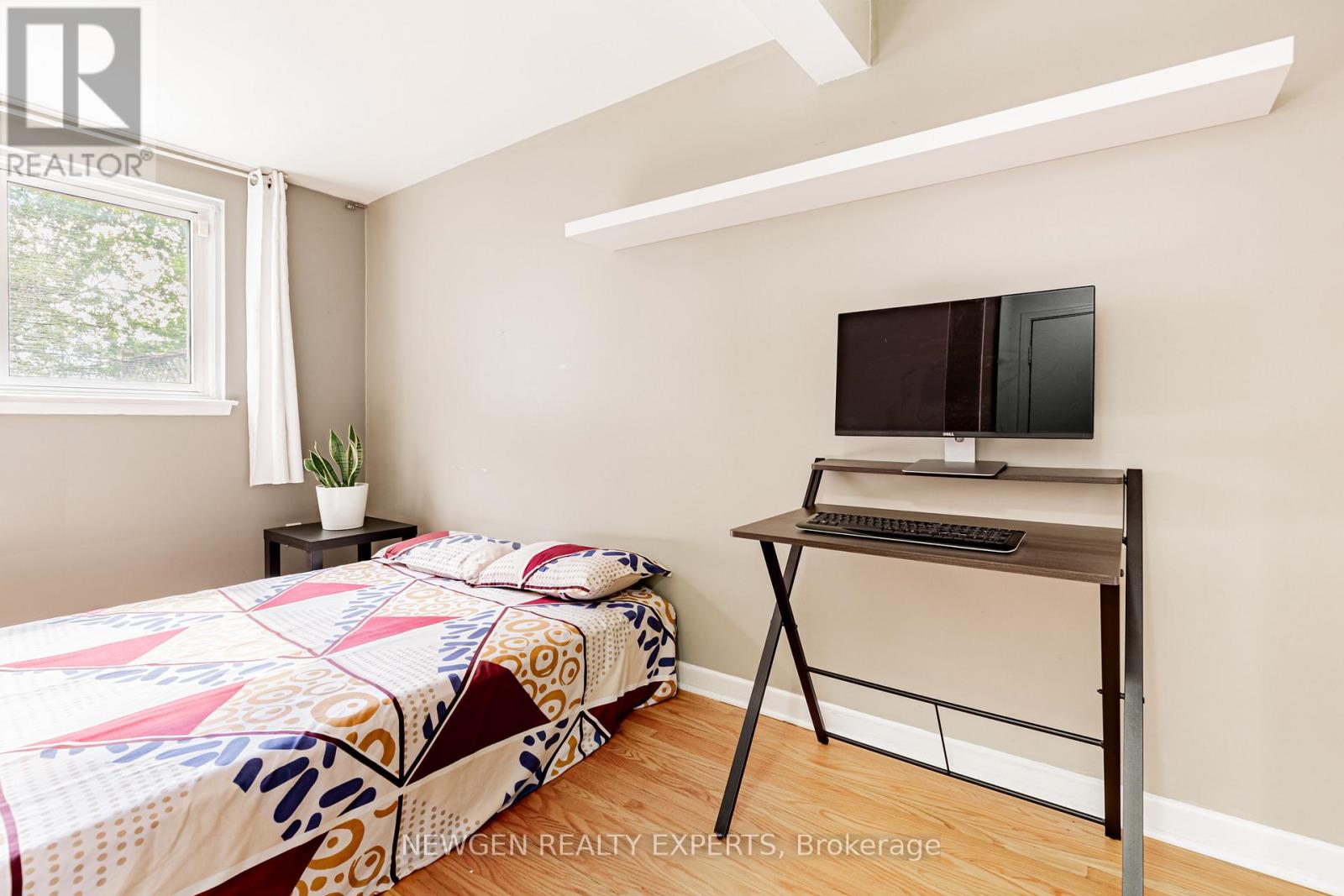 Photo 5 of 80 Sherwood Forest Drive, Markham ON