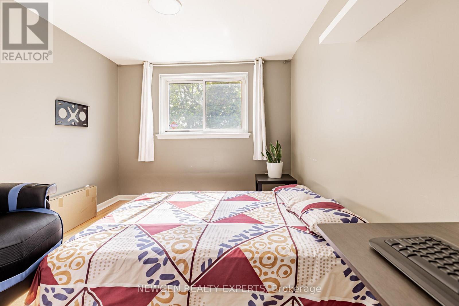 Photo 12 of 80 Sherwood Forest Drive, Markham ON