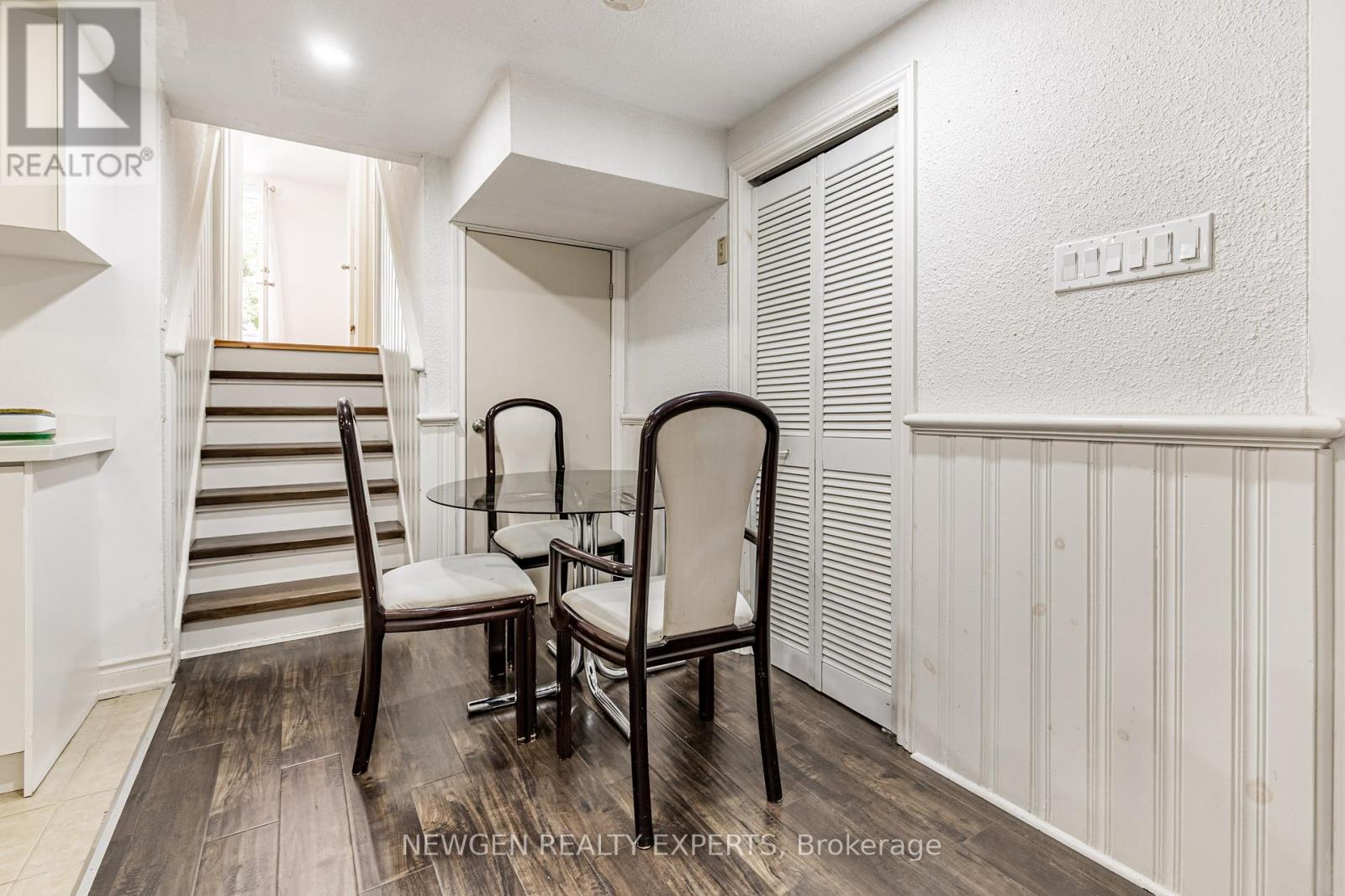 Photo 26 of 80 Sherwood Forest Drive, Markham ON