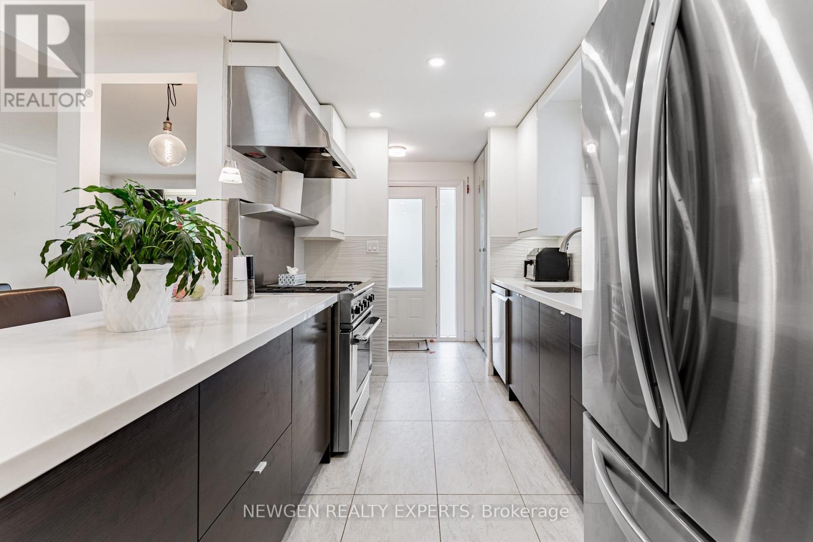 Photo 25 of 80 Sherwood Forest Drive, Markham ON
